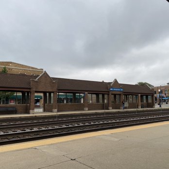 Stone Avenue Train Station - Platform - Train Stations Near Me - La Grange, Illinois Stone Avenue Train Station - Platform - Train Stations Near Me - La Grange, Illinois