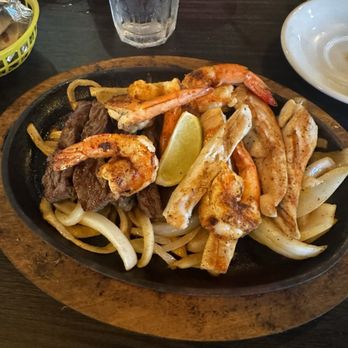 Barcenas Mexican Grill - Parrillada "Los Dos Hermanos" - Mexican Near Me - Pearland, Texas Barcenas Mexican Grill - Parrillada "Los Dos Hermanos" - Mexican Near Me - Pearland, Texas