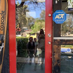 Tostador Red Caffe - Front door.
