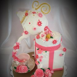 Aunt Angie's Cakery - Teapot cake for a Mother's Day Alice in Wonderland event!