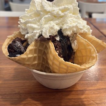 Sundae - Basalt - Ice Cream & Frozen Yogurt Near Me - Basalt, Colorado