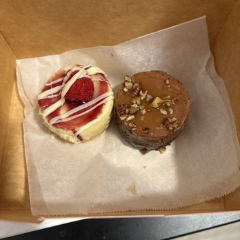 The Celia Jacobs Cheesecake Experience - white chocolate raspberry and turtle cheesecake - Food Trucks Near Me - Austin, Texas The Celia Jacobs Cheesecake Experience - white chocolate raspberry and turtle cheesecake - Food Trucks Near Me - Austin, Texas