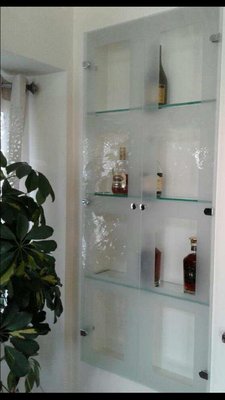 V-Y Glass and Mirror Services by null