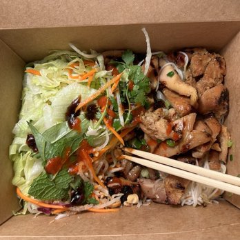 Simmer Vietnamese Kitchen - Lemongrass Chicken Vermicelli - Vietnamese Near Me - Petaluma, California Simmer Vietnamese Kitchen - Lemongrass Chicken Vermicelli - Vietnamese Near Me - Petaluma, California