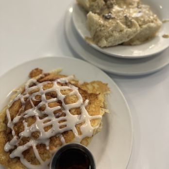 Staks Pancake Kitchen - Memphis - Cinnamon roll pancakes and Biscuits and Gravy. Both were incredible! - American Near Me - Memphis, Tennessee Staks Pancake Kitchen - Memphis - Cinnamon roll pancakes and Biscuits and Gravy. Both were incredible! - American Near Me - Memphis, Tennessee