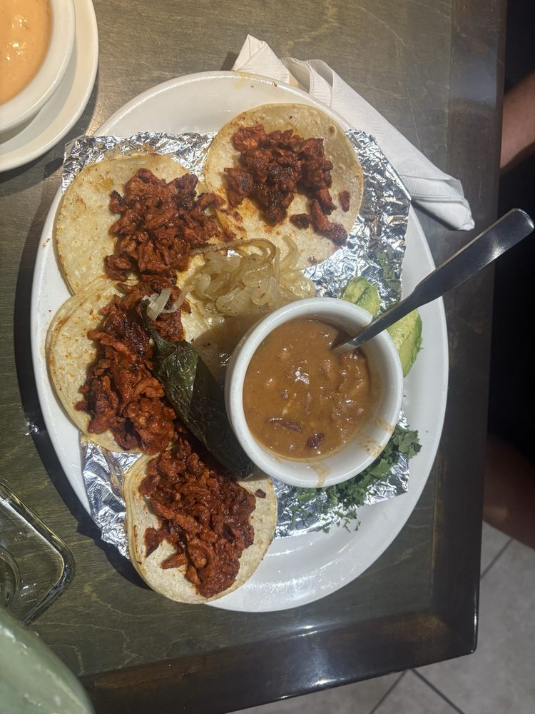 El Malecon Mariscos & Bar