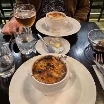 Flottes - onion soup - Brasseries Near Me - Paris, 75