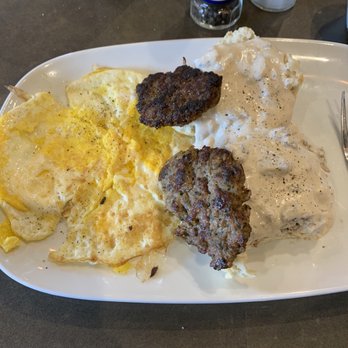 Another Broken Egg Cafe - Biscuits and gravy - Breakfast & Brunch Near Me - Winter Park, Florida