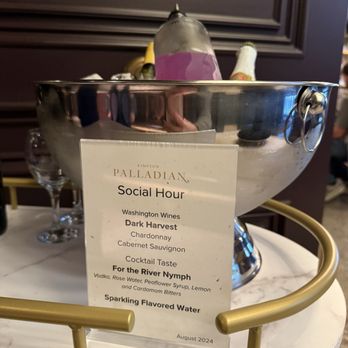 Kimpton Palladian Hotel - Hotels Near Me - Seattle, Washington