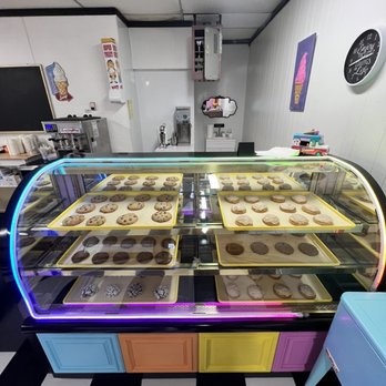 Scoops Cookies & Cones - Cookie case - Ice Cream & Frozen Yogurt Near Me - Crescent, Oklahoma Scoops Cookies & Cones - Cookie case - Ice Cream & Frozen Yogurt Near Me - Crescent, Oklahoma