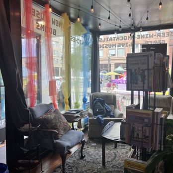 Artisans Books & Coffee - Coffee & Tea Near Me - Everett, Washington Artisans Books & Coffee - Coffee & Tea Near Me - Everett, Washington