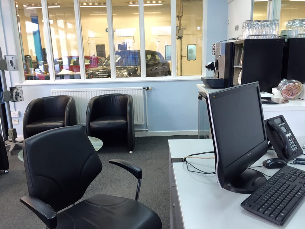 WILLIAMS BODY REPAIR CENTRE MANCHESTER 6 Hadfield Street, Manchester