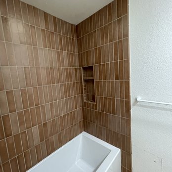 Lopez Flooring & Tileworks - Tub surround shower 2x9" - Tiling Near Me Lopez Flooring & Tileworks - Tub surround shower 2x9" - Tiling Near Me