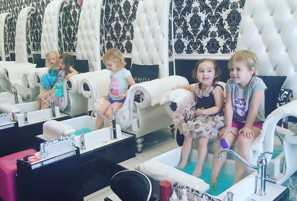 THE ROYALTY SALON Updated October 2024 12 Photos & 20 Reviews