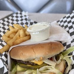 Beeps Fast Food - Quarter pound cheese burger