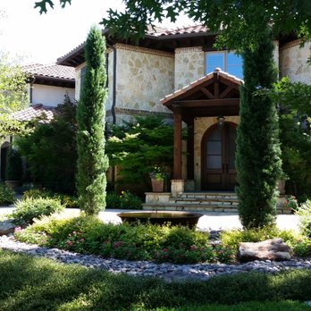 Earth Green Lands - the front of the home - Landscaping Near Me - Dallas, Texas Earth Green Lands - the front of the home - Landscaping Near Me - Dallas, Texas