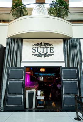 Suite Restaurant / Lounge by null