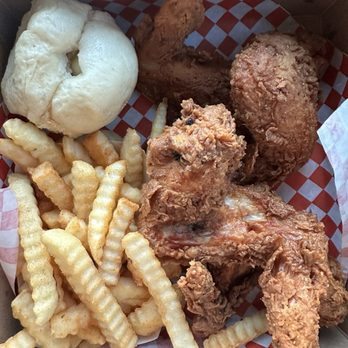Donahoo's Golden Chicken - Wings and fries and bread 10/10 - Chicken Shop Near Me - Ontario, California