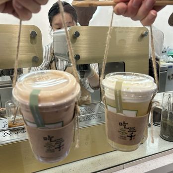 Chicha San Chen - Taro milk tea and lemon tart tea - Bubble Tea Near Me - New York, New York Chicha San Chen - Taro milk tea and lemon tart tea - Bubble Tea Near Me - New York, New York