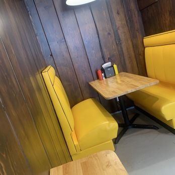 Lag's Eatery - Cute dining area - Burgers Near Me - Birmingham, Alabama
