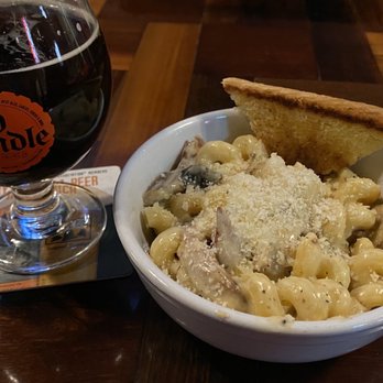 Tap and Handle - Mac and cheese with pulled pork - Beer, Wine & Spirits Near Me - Fort Collins, Colorado