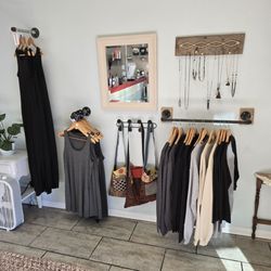 Glimmer & Glow - Glimmer and Glows Boutique