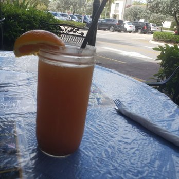 Berry Fresh Cafe - Strawberry mango mimosa - Breakfast & Brunch Near Me - Jupiter, Florida