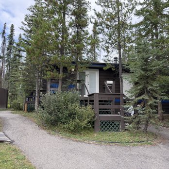 Sunwapta Falls Rocky Mountain Lodge - Cabin - Hotels Near Me - Jasper, Alberta