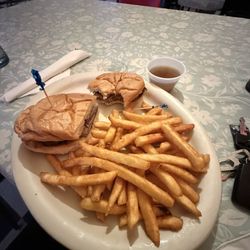 Mom's Kitchen Fairbanks - French Dip