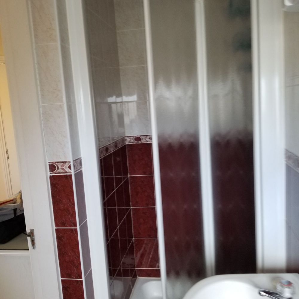 Sunrise Lodge - Shower stall en suite economy room - Guest Houses Near Me - Salthill, G