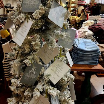 Altar'd State Woodfield Mall - The holidays are here! - Women's Clothing Near Me - Schaumburg, Illinois