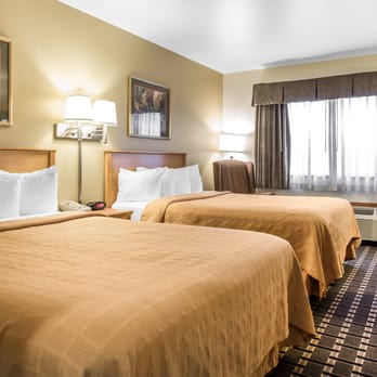 Quality Inn - Double Queen Room - Hotels Near Me - Mauston, Wisconsin