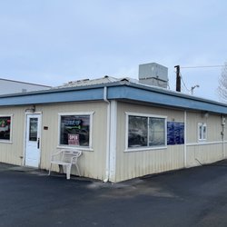 L & R Cafe - Outside