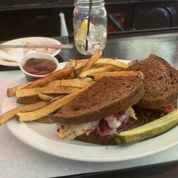 Max's Allegheny Tavern - Rueben - German Near Me - Pittsburgh, Pennsylvania Max's Allegheny Tavern - Rueben - German Near Me - Pittsburgh, Pennsylvania