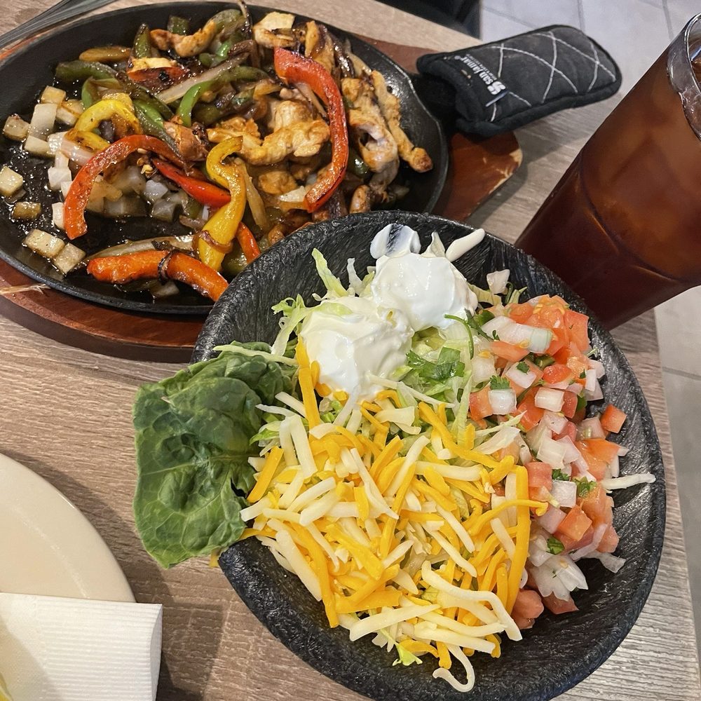 Dos Hermanos - Chicken Fajitas and dressing - Bars Near Me - Cedar Park, Texas