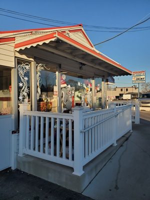 Lee's Famous Recipe Chicken PLYMOUTH MICHIGAN by null