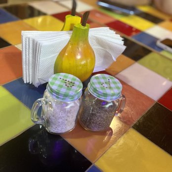 Asados el Paisa - two salt and pepper shakers - Fast Food Near Me - Lauderhill, Florida