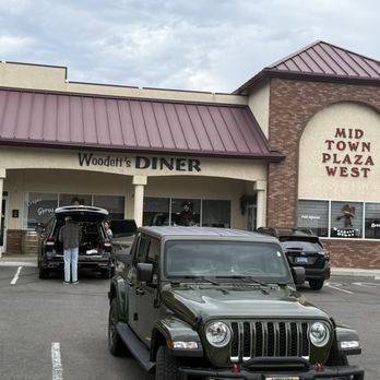 Woodett's Diner - Front and parking - Breakfast & Brunch Near Me - Gardnerville, Nevada