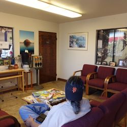 Dave's Automotive - This is the waiting room . Pretty comfy.