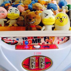 ChouChou - The Claw Toy Grabber Machine - insert 2 coins to play