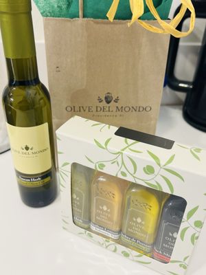 Olive del Mondo: Olive Oils, Vinegars & Vegan Mini Mart by null