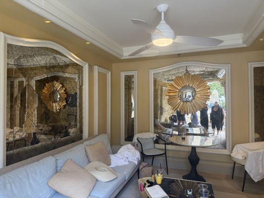 Bellagio Pool by null