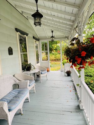 The Elmhurst Inn by null