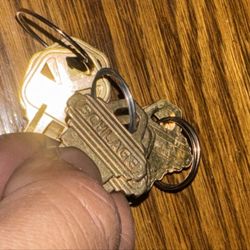 Gonzalez Locksmith - Keys made on the spot. Can't beat the quality and convenience.