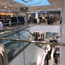 H&M - Escalators