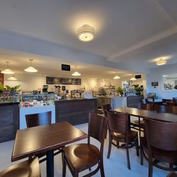 Mystic River Chocolate Cafe - Nice seating area - Chocolatiers & Shops Near Me - Mystic, Connecticut