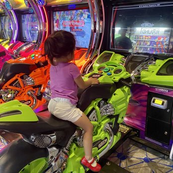 Round1 Bowling & Arcade - Temecula - Bowling Near Me - Temecula, California