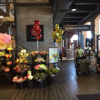 Longo's - the inside of a flower shop - Grocery Near Me - Toronto, Ontario Longo's - the inside of a flower shop - Grocery Near Me - Toronto, Ontario