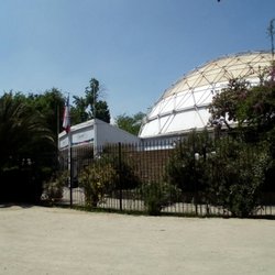 Teatro La Cúpula - Lateral del acceso