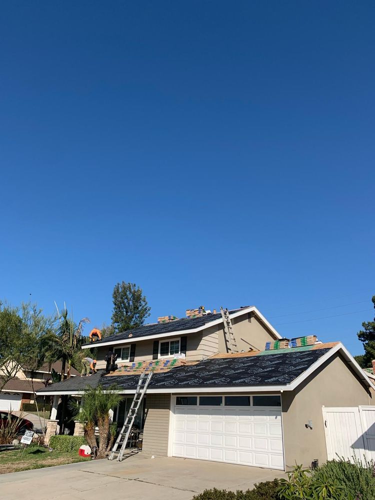 Slide of Hernandez Roofers